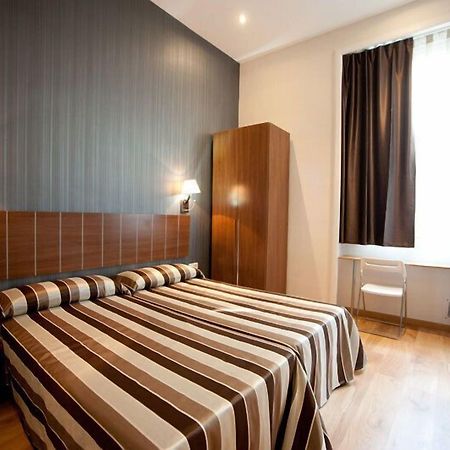 Hostal Bcn 46 Barselona Dış mekan fotoğraf