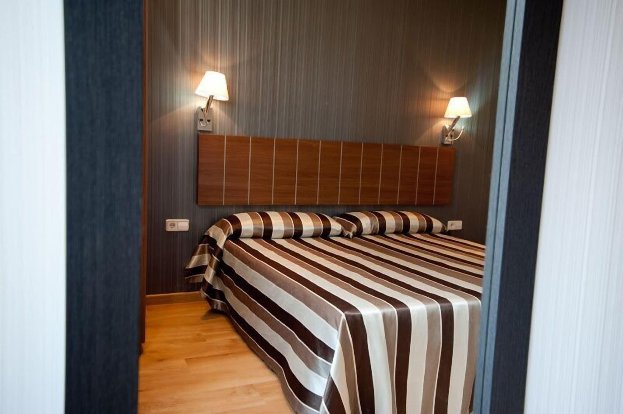 Hostal Bcn 46 Barselona Dış mekan fotoğraf