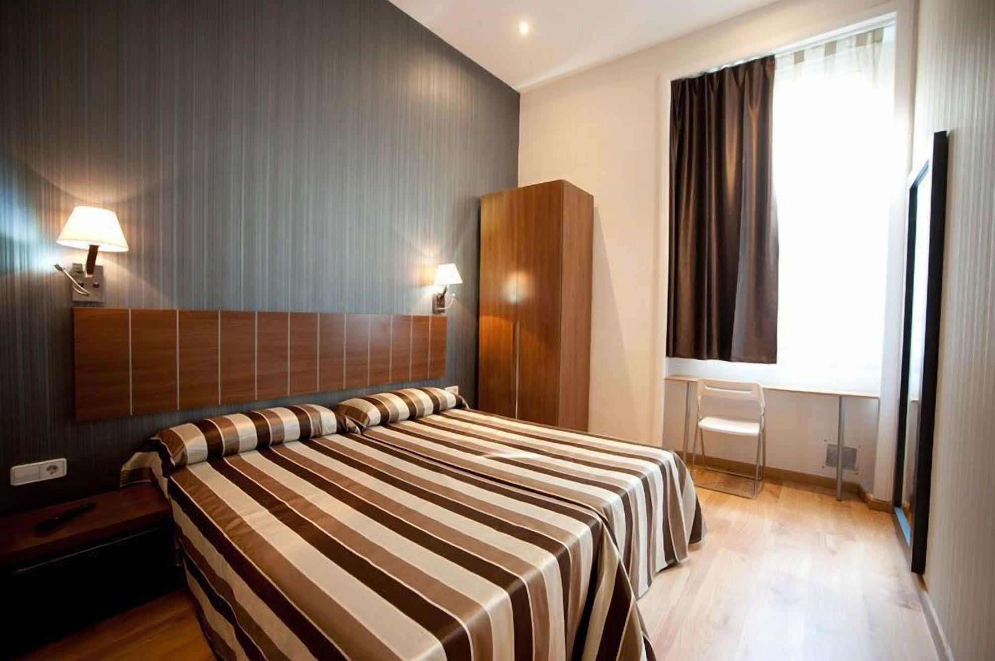 Hostal Bcn 46 Barselona Dış mekan fotoğraf