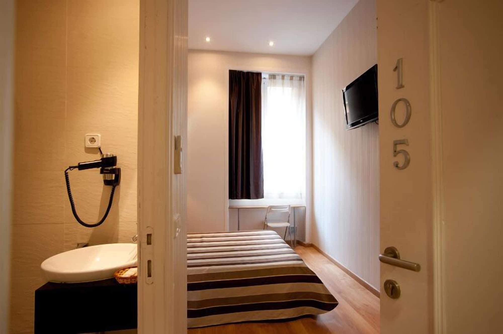 Hostal Bcn 46 Barselona Dış mekan fotoğraf